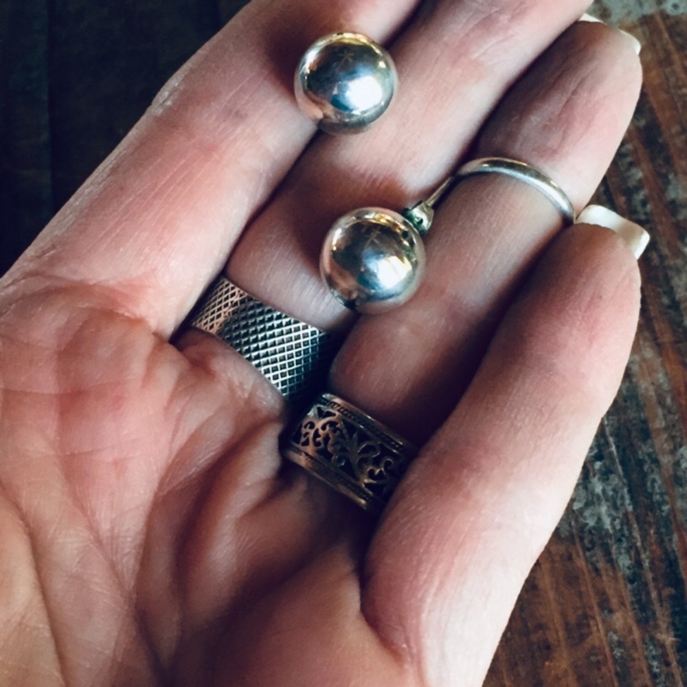 Sterling silver lg ball post stud classic earrings - Picture 7 of 7
